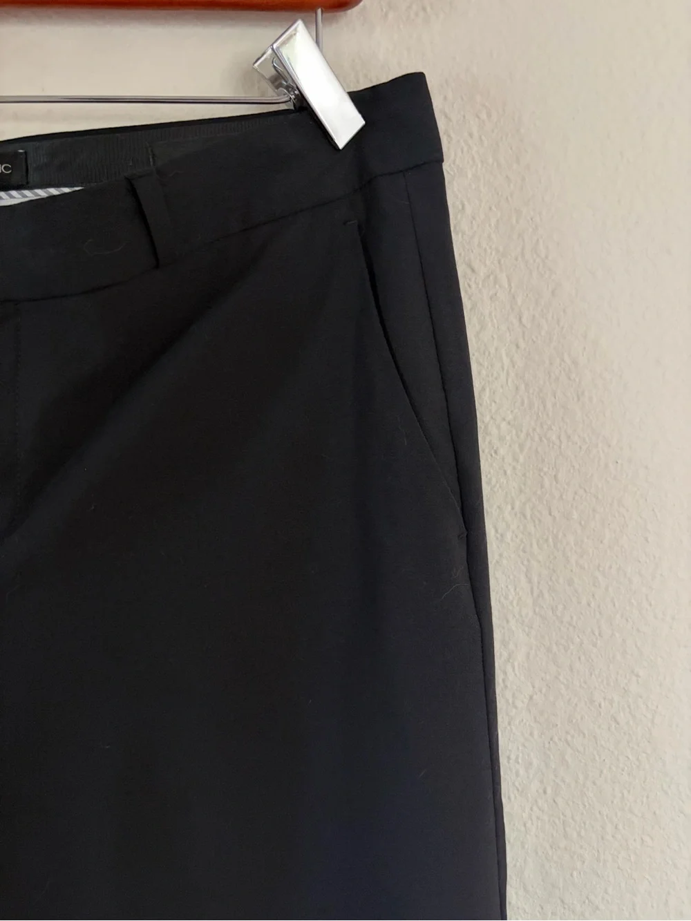 Banana Republic Women’s Black Ankle
Avery Cut Straight Pants Size 8 - Picture 5 of 16